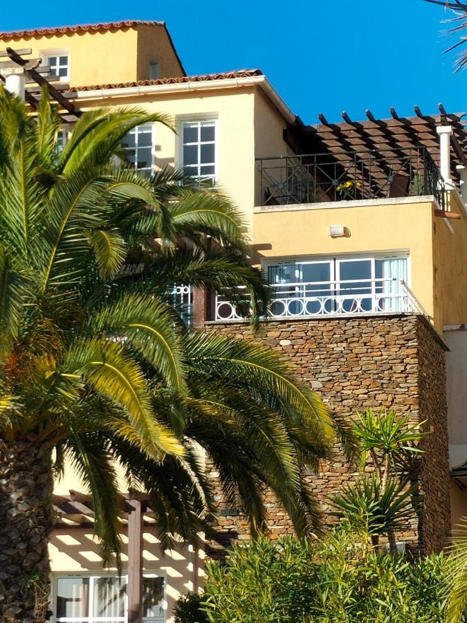 Superbe Appartement Avec Vue Mer Et Piscine Saint-Raphaël Exteriör bild